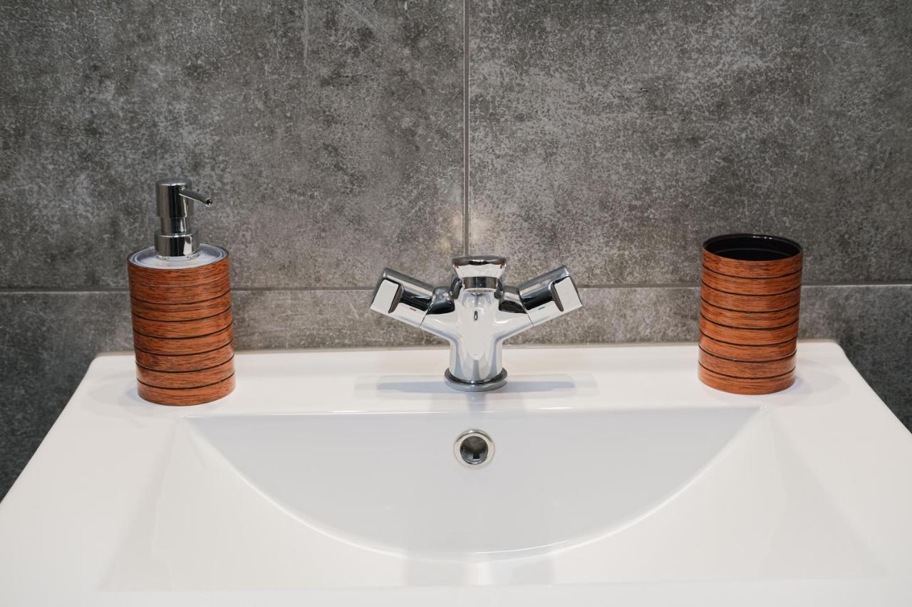 Bronowicka Premium Apartment - 52M2 With Private Parking Krakow Bagian luar foto