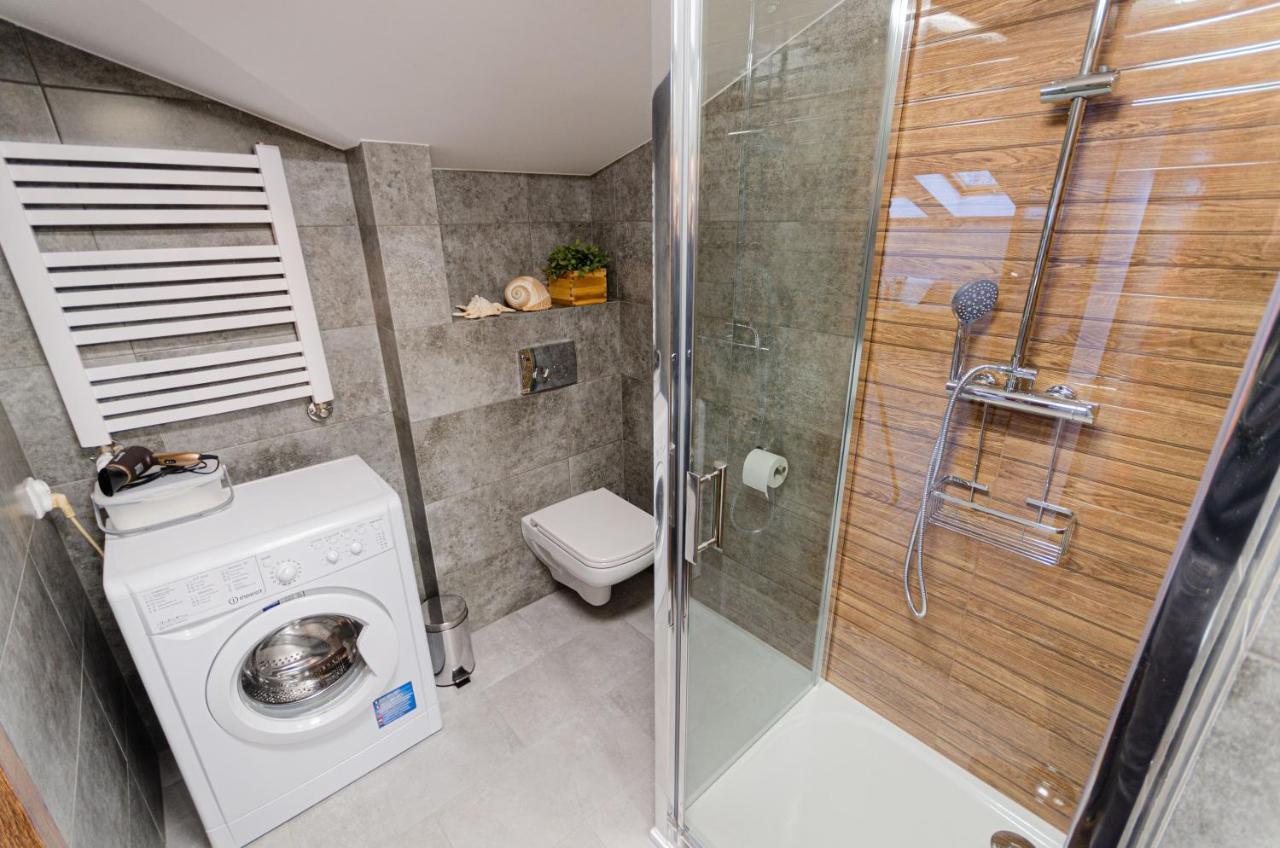 Bronowicka Premium Apartment - 52M2 With Private Parking Krakow Bagian luar foto